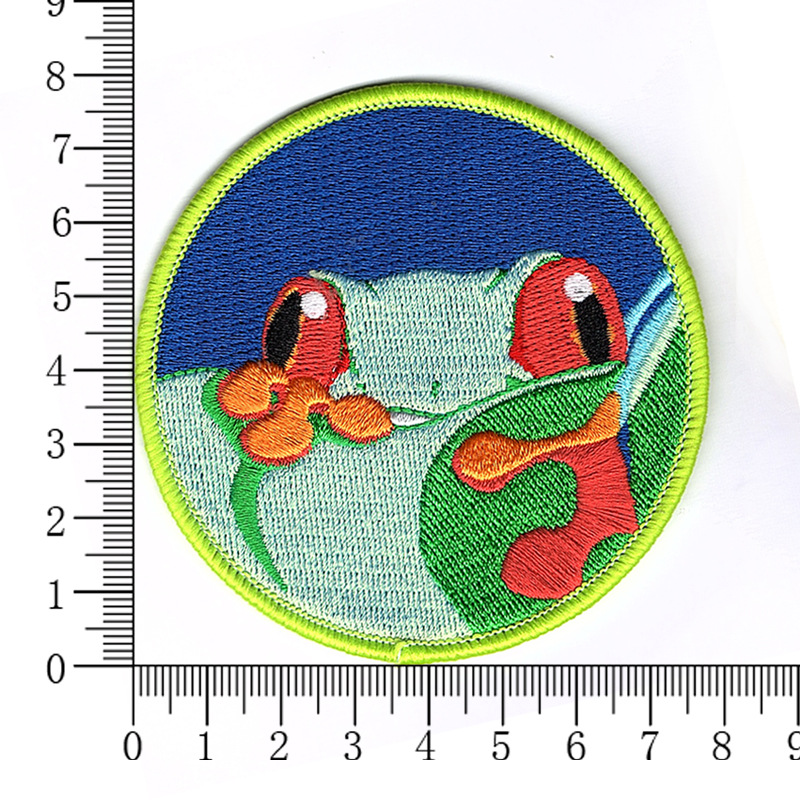 Frog patch in 100% embroidery 